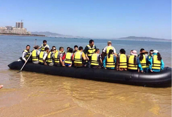 China Heavy Duty Hand Made Chemical Resistance Foldable Inflatable Boat For 20 Persons supplier